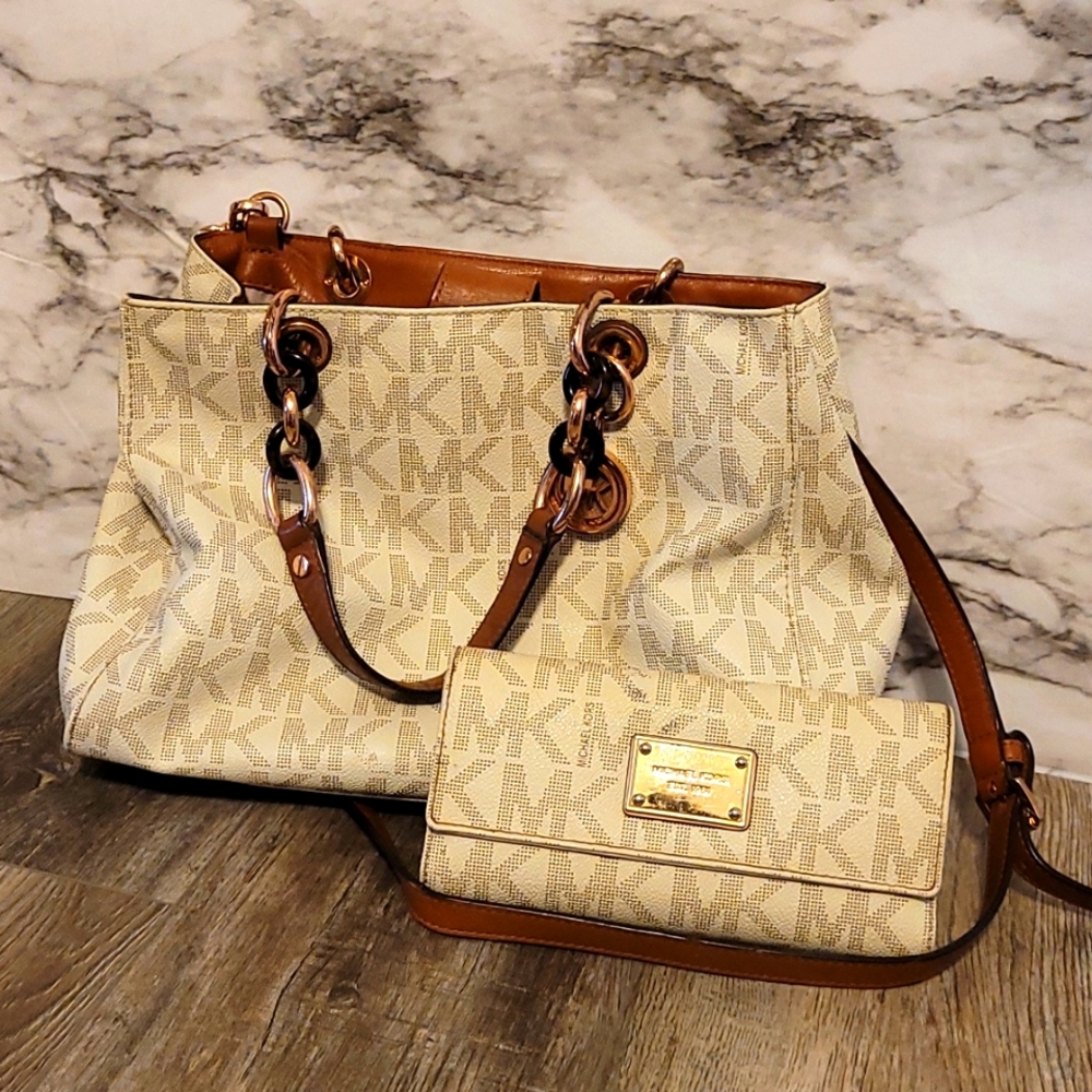 AUTHENTIC Michael Kors vanilla MK logo purse with wallet matching set used!!